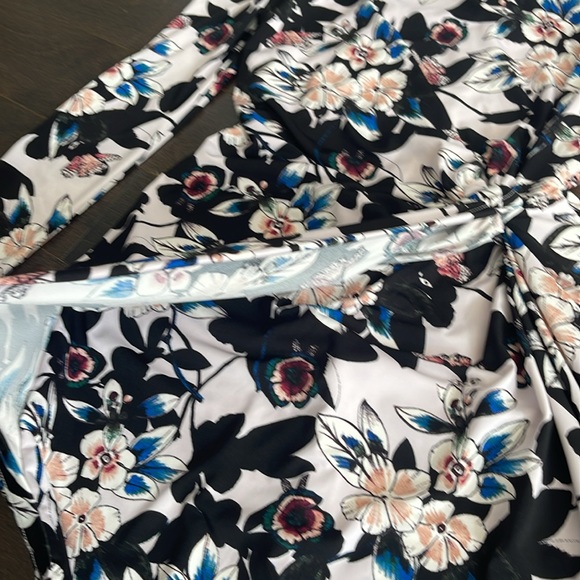 Guess Cold-shoulder  Dress - Picture 4 of 6